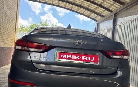 Hyundai Elantra VI рестайлинг, 2018 год, 1 550 000 рублей, 3 фотография