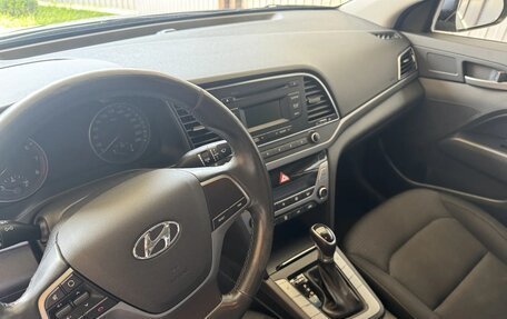 Hyundai Elantra VI рестайлинг, 2018 год, 1 550 000 рублей, 9 фотография