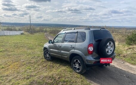 Chevrolet Niva I рестайлинг, 2011 год, 445 000 рублей, 3 фотография