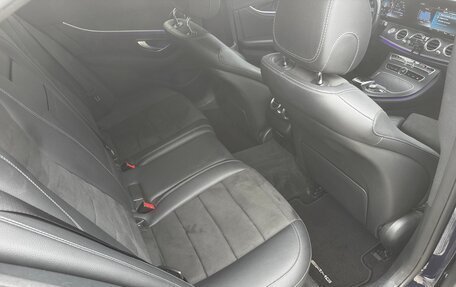 Mercedes-Benz E-Класс, 2019 год, 3 400 000 рублей, 26 фотография