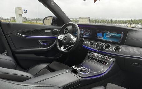 Mercedes-Benz E-Класс, 2019 год, 3 400 000 рублей, 25 фотография