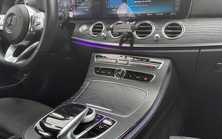 Mercedes-Benz E-Класс, 2019 год, 3 400 000 рублей, 24 фотография