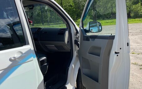 Volkswagen Caravelle T5, 2011 год, 1 990 000 рублей, 11 фотография
