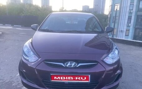 Hyundai Solaris II рестайлинг, 2012 год, 890 000 рублей, 1 фотография