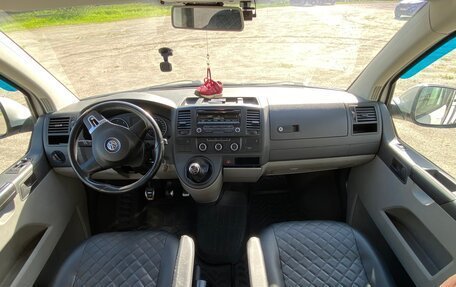 Volkswagen Caravelle T5, 2011 год, 1 990 000 рублей, 18 фотография