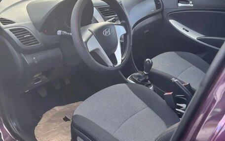 Hyundai Solaris II рестайлинг, 2012 год, 890 000 рублей, 10 фотография