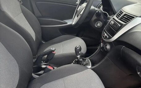 Hyundai Solaris II рестайлинг, 2012 год, 890 000 рублей, 9 фотография