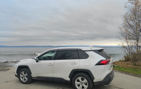 Toyota RAV4, 2025 год, 3 690 000 рублей, 4 фотография
