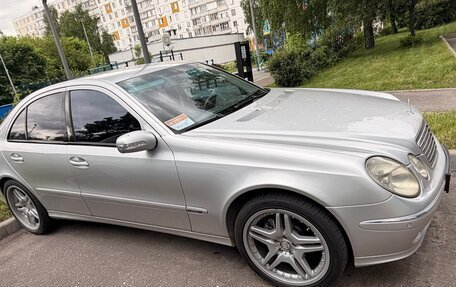 Mercedes-Benz E-Класс, 2004 год, 1 100 000 рублей, 6 фотография
