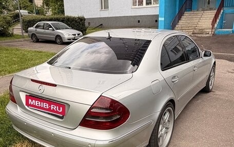 Mercedes-Benz E-Класс, 2004 год, 1 100 000 рублей, 4 фотография