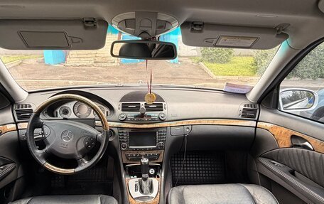 Mercedes-Benz E-Класс, 2004 год, 1 100 000 рублей, 9 фотография