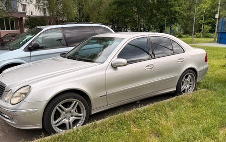 Mercedes-Benz E-Класс, 2004 год, 1 100 000 рублей, 2 фотография
