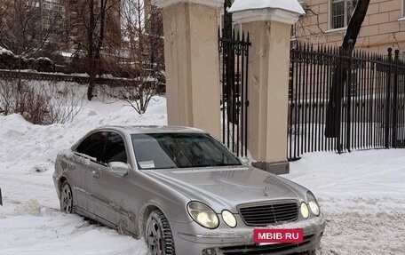Mercedes-Benz E-Класс, 2004 год, 1 100 000 рублей, 17 фотография