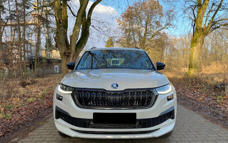 Skoda Kodiaq I, 2022 год, 2 922 582 рублей, 2 фотография