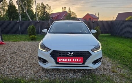 Hyundai Solaris II рестайлинг, 2017 год, 810 000 рублей, 2 фотография