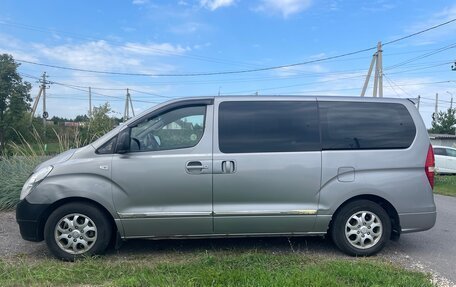 Hyundai Grand Starex Grand Starex I рестайлинг 2, 2011 год, 1 200 000 рублей, 2 фотография