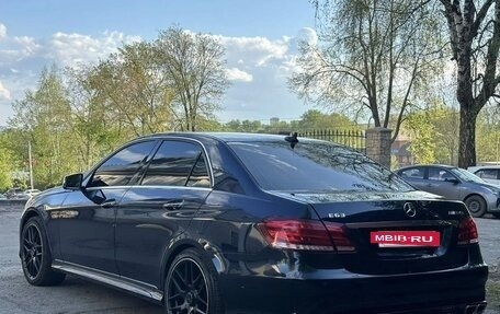 Mercedes-Benz E-Класс, 2015 год, 2 250 000 рублей, 4 фотография