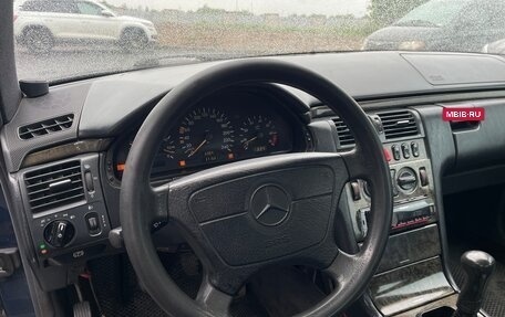 Mercedes-Benz E-Класс, 1997 год, 190 000 рублей, 10 фотография