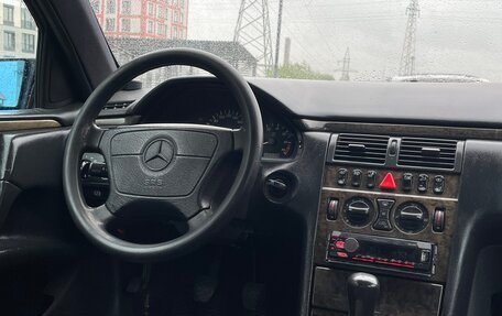 Mercedes-Benz E-Класс, 1997 год, 190 000 рублей, 15 фотография