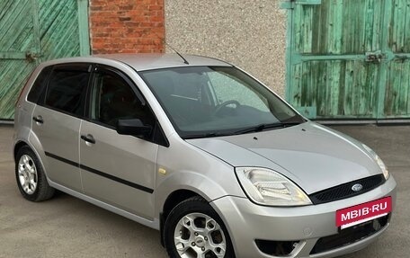 Ford Fiesta, 2004 год, 239 000 рублей, 3 фотография