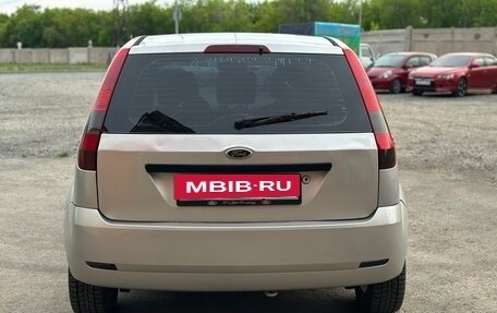 Ford Fiesta, 2004 год, 239 000 рублей, 11 фотография