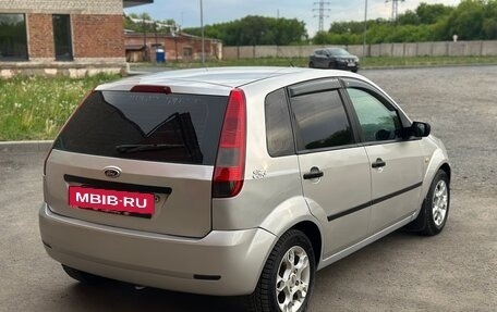 Ford Fiesta, 2004 год, 239 000 рублей, 10 фотография
