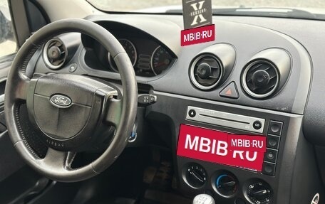Ford Fiesta, 2004 год, 239 000 рублей, 16 фотография