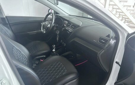 KIA Rio III рестайлинг, 2015 год, 864 000 рублей, 19 фотография