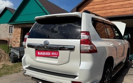 Toyota Land Cruiser Prado 150 рестайлинг 2, 2016 год, 3 700 000 рублей, 4 фотография