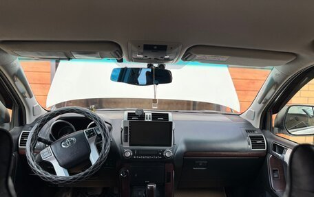 Toyota Land Cruiser Prado 150 рестайлинг 2, 2016 год, 3 700 000 рублей, 7 фотография