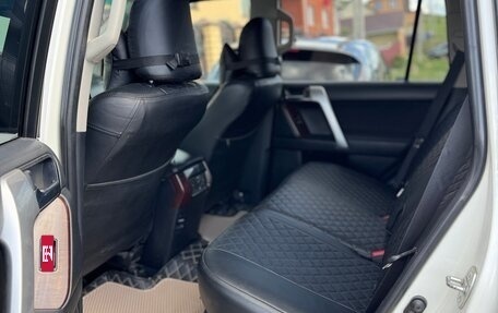 Toyota Land Cruiser Prado 150 рестайлинг 2, 2016 год, 3 700 000 рублей, 8 фотография