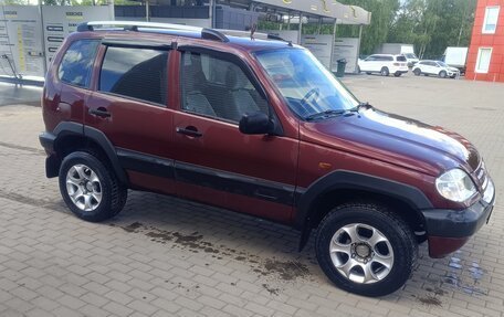 Chevrolet Niva I рестайлинг, 2004 год, 250 000 рублей, 4 фотография