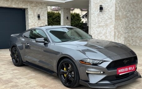Ford Mustang VI рестайлинг, 2021 год, 4 500 000 рублей, 2 фотография