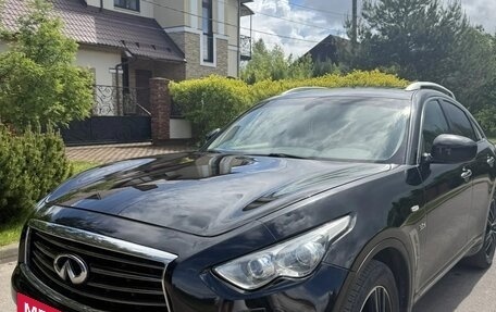 Infiniti QX70, 2015 год, 2 100 000 рублей, 13 фотография