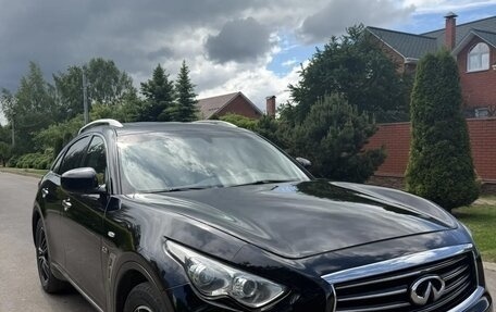 Infiniti QX70, 2015 год, 2 100 000 рублей, 14 фотография