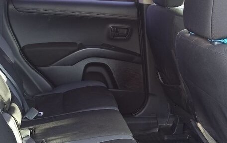 Mitsubishi Outlander III рестайлинг 3, 2010 год, 1 100 000 рублей, 4 фотография
