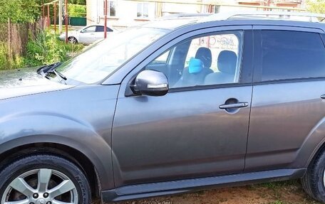 Mitsubishi Outlander III рестайлинг 3, 2010 год, 1 100 000 рублей, 9 фотография