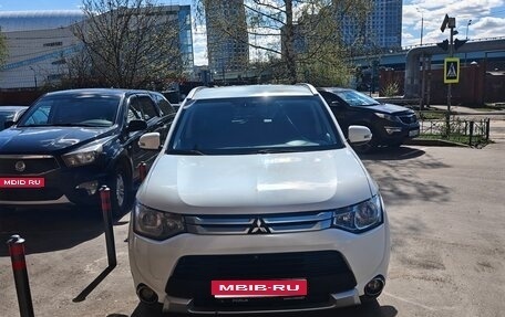 Mitsubishi Outlander III рестайлинг 3, 2014 год, 1 550 000 рублей, 1 фотография