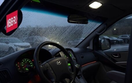 Hyundai Grand Starex Grand Starex I рестайлинг 2, 2014 год, 2 000 000 рублей, 12 фотография