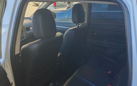 Mitsubishi Outlander III рестайлинг 3, 2014 год, 1 550 000 рублей, 6 фотография