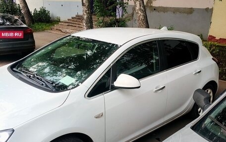 Opel Astra J, 2013 год, 730 000 рублей, 3 фотография