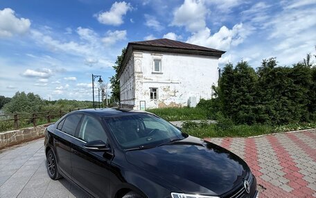 Volkswagen Jetta VI, 2013 год, 895 000 рублей, 3 фотография
