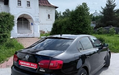 Volkswagen Jetta VI, 2013 год, 895 000 рублей, 5 фотография