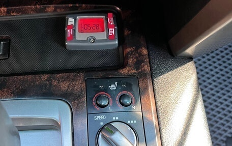 Toyota Land Cruiser 200, 2010 год, 3 290 000 рублей, 20 фотография