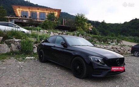 Mercedes-Benz E-Класс, 2019 год, 2 500 000 рублей, 3 фотография