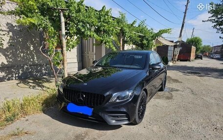 Mercedes-Benz E-Класс, 2019 год, 2 500 000 рублей, 6 фотография