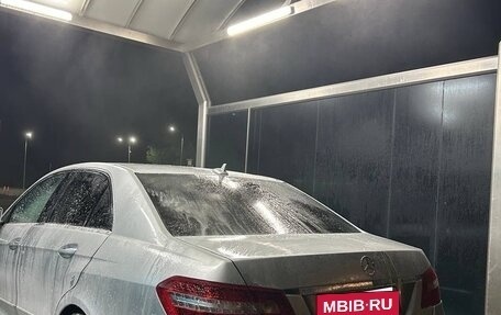 Mercedes-Benz E-Класс, 2011 год, 1 500 000 рублей, 8 фотография