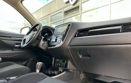 Mitsubishi Outlander III рестайлинг 3, 2019 год, 2 450 000 рублей, 8 фотография