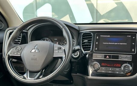 Mitsubishi Outlander III рестайлинг 3, 2019 год, 2 450 000 рублей, 17 фотография
