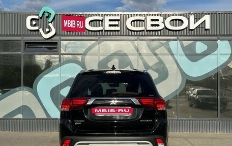 Mitsubishi Outlander III рестайлинг 3, 2019 год, 2 450 000 рублей, 7 фотография